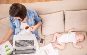 Кредит в декрете: как получить займ молодой маме