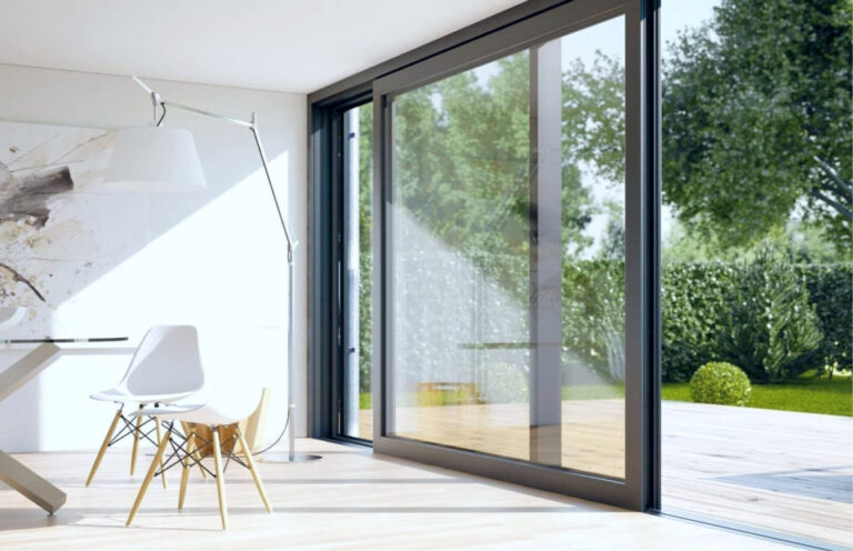Чому алюмінієві розсувні системи ідеальні для скління заміського котеджу