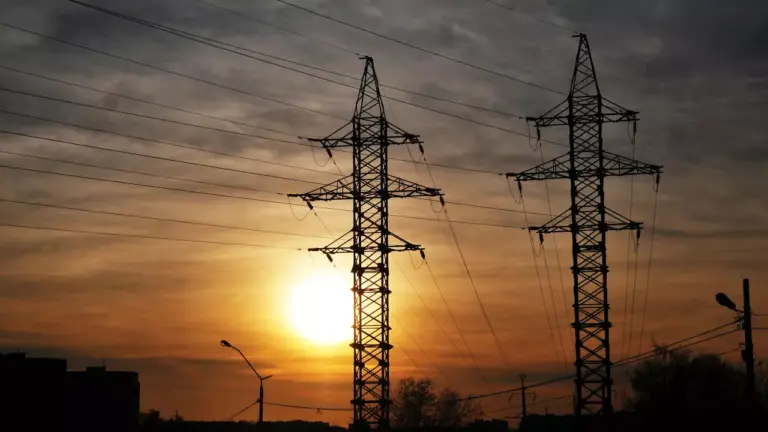 Готуємось до зими без світла: Повний гайд із виживання в умовах блекауту