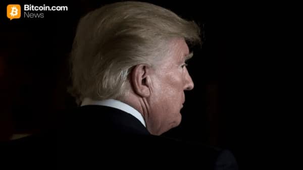 Біткойн перевищив позначку 77 тис. доларів на тлі роздумів Трампа про заходи щодо Ірану, а обсяг ставок на світ на Polymarket досяг 154 млн доларів