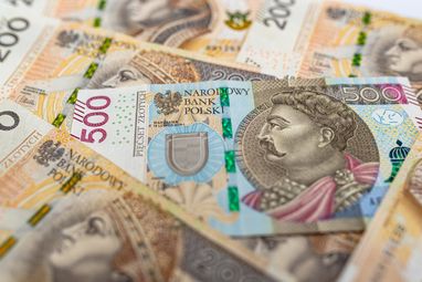 Який середній заробіток працівників у Польщі