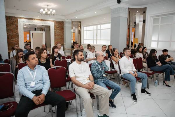 Від Львова до Харкова: Glovo Academy розширює навчальну програму для допомоги українським підприємствам 12 Від Львова до Харкова: Glovo Academy розширює навчальну програму для допомоги українським підприємствам 12