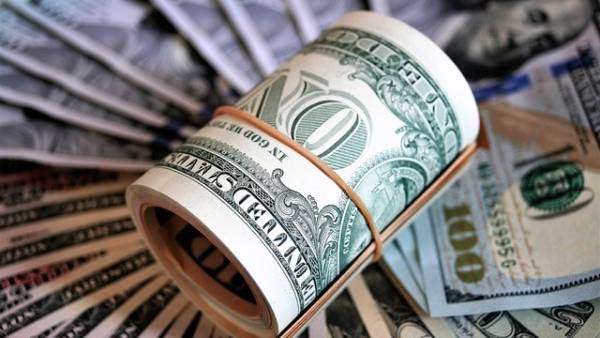 Продаж валюти Національним банком України минулого тижня знизився на 5,6% 3