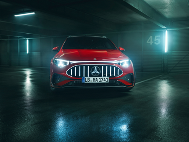 Mercedes-AMG презентував оновлений CLA 45 (фото) 10 Mercedes-AMG презентував оновлений CLA 45 (фото) 10