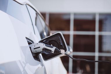 У яких містах найбільша кількість електромобілів та велосипедів