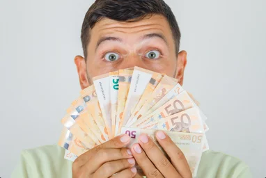 У червні банки значно наростили імпорт євро, майже в 2,5 рази.