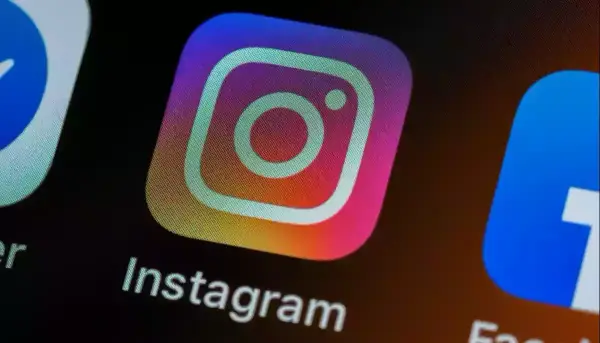 Європейська комісія стверджує, що зовнішній вигляд Instagram та Facebook спричиняє формування залежності 2