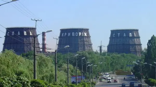 Росіяни вдарили ракетами по “АрселорМіттал Кривий Ріг”: двоє загиблих