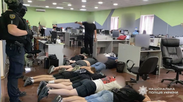 Знешкоджено 94 шахрайські кол-центри: успішна операція СБУ та Нацполіції 3 Знешкоджено 94 шахрайські кол-центри: успішна операція СБУ та Нацполіції 3