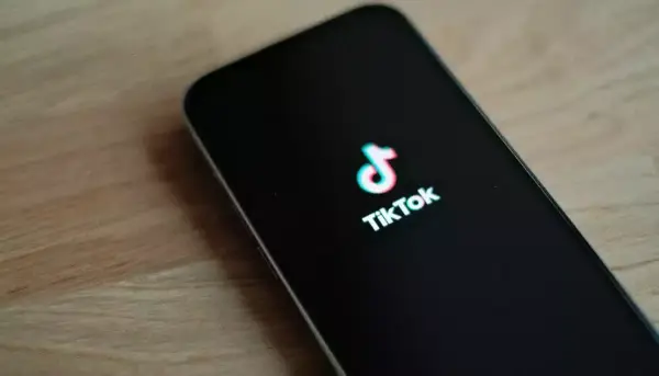 Трамп дозволив TikTok на урядових пристроях 1