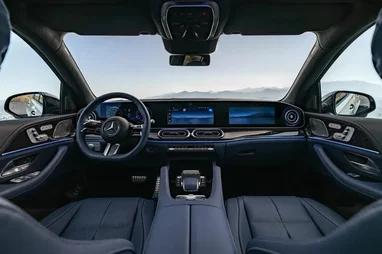 Mercedes показав новий сімейний кросовер до прем'єри 6