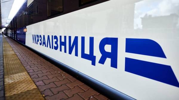Укрзалізниця: 940 тисяч пасажирів за першу декаду серпня