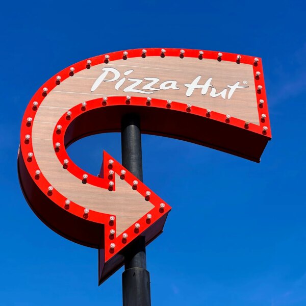 Pizza Hut повертається в приватні руки: план відродження гігантського бренду