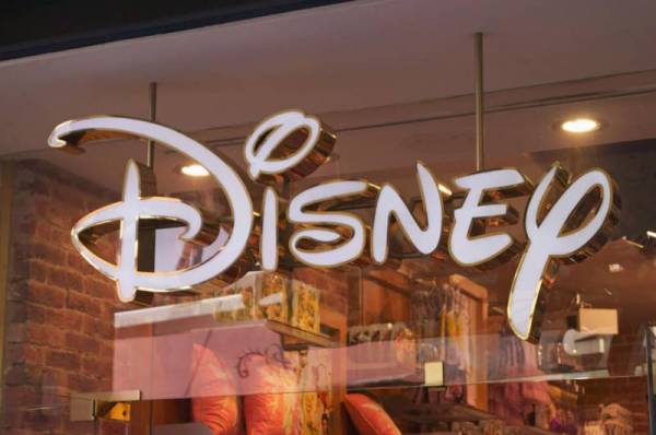 Головна 40 Disney звільняє сотні працівників