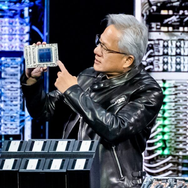Amazon кидає виклик Nvidia з новим інструментом розробки TorchNeuron