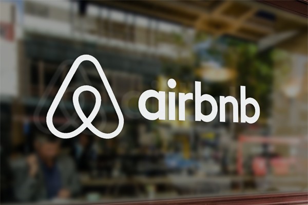 Airbnb компенсуватиме туристам дні, зіпсовані дощем