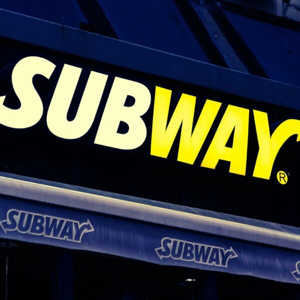 Брат і сестра збагатилися на $80 мільйонів, обманюючи власників Subway