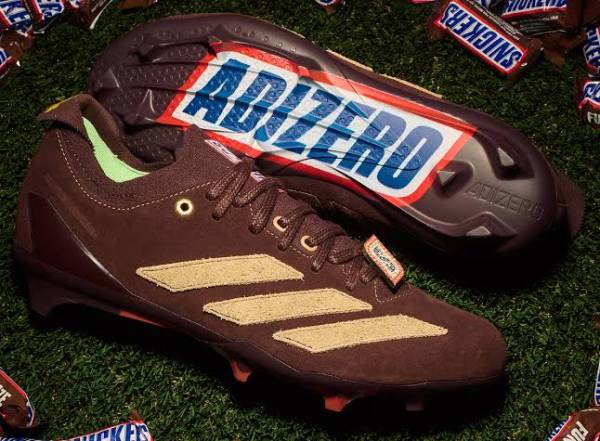 Snickers та adidas представили футбольну колекцію 4