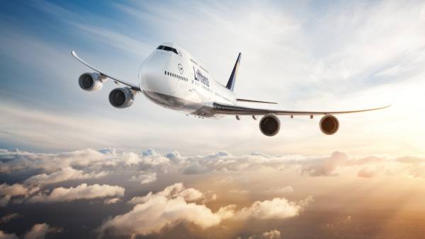 Європа відновила комерційні авіаперевезення